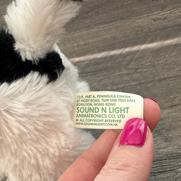 Battery Powered Plush Holstein Cow Toy Walks/Wags Tail/Moos - Picture 4 of 7